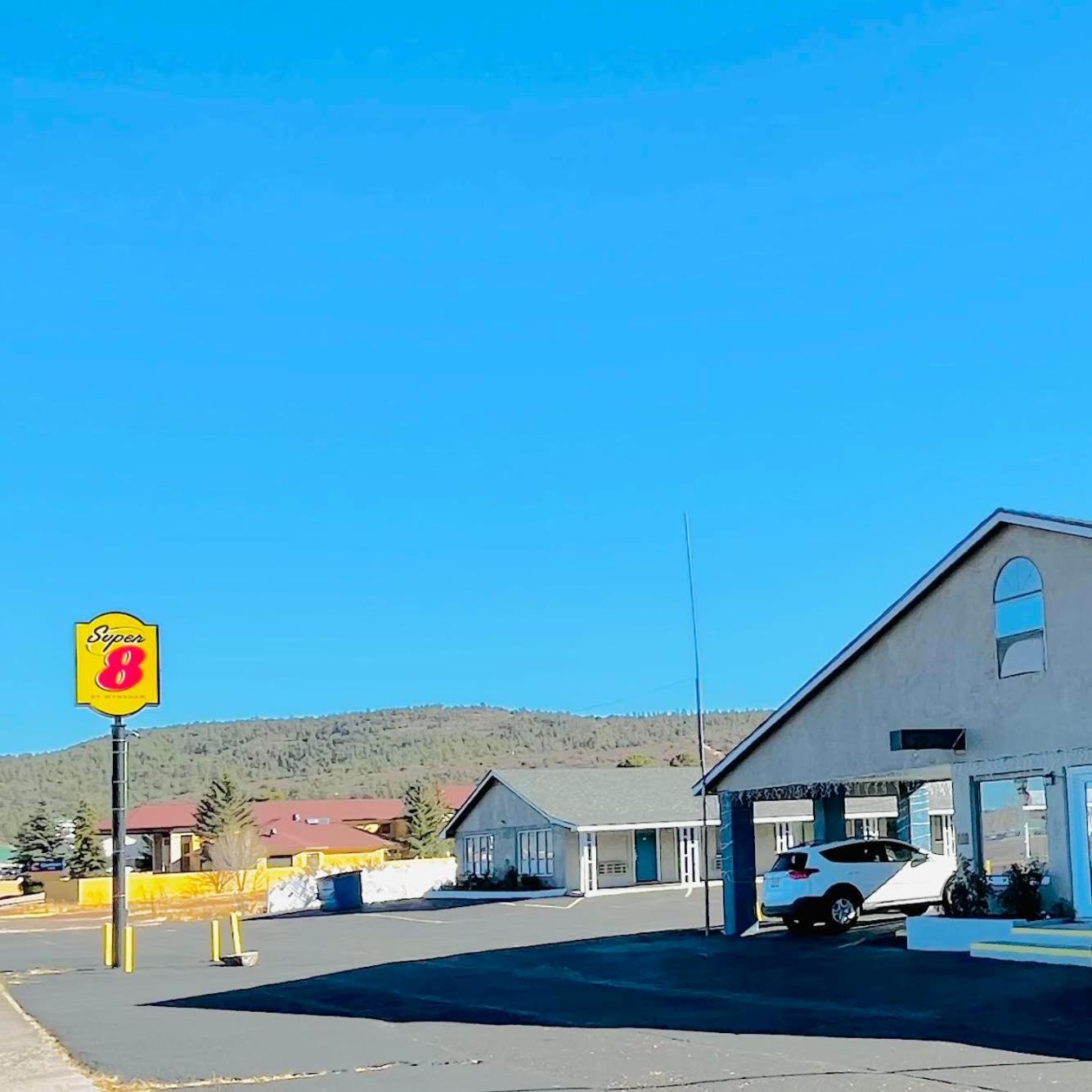 Super 8 By Wyndham Williams West Route 66 - Grand Canyon Area Exterior foto